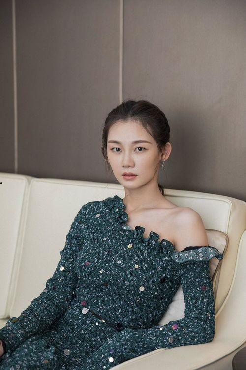 《苗苗》在线观看,青春成长的温暖见证